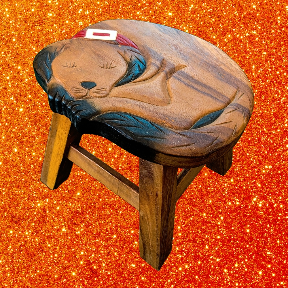 Hand-carved Acacia Wood Dog-shaped Step Stool